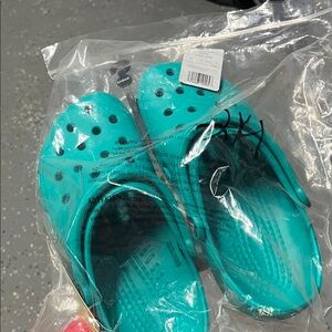 BNWT Crocs